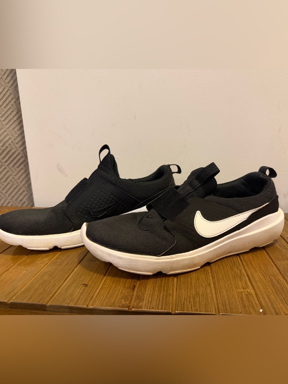 Nike Women’s Slip-On Sneakers - Black/White 9.5